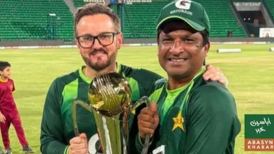 حنیف ملک پاکستان وائٹ بال ٹیم کے بیٹنگ کوچ کے عہدے سے سبکدوش