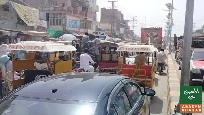 لکی مروت میں پولیس اہلکار کے مبینہ اغوا پر احتجاج، انڈس ہائی وے بند