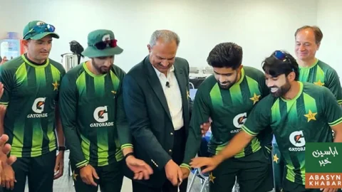 پاکستان ٹیسٹ ٹیم نے انگلینڈ میں جشن آزادی منایا