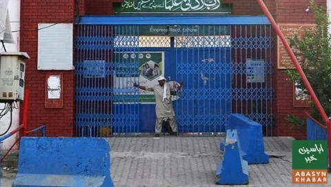 پشاور سمیت کئی اضلاع میں تعلیمی ادارے بند، امتحانات بھی ملتوی